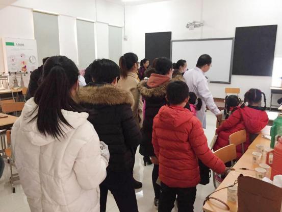 眼科专家公益讲座,眼科义诊关爱老人