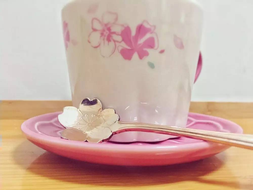 星巴克樱花系列杯子2022,樱花礼盒星巴克