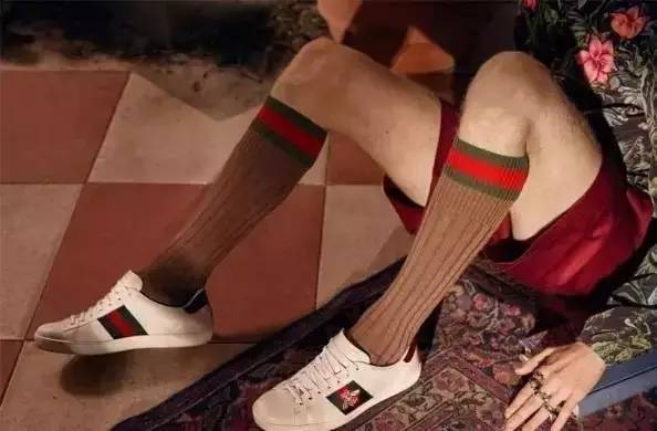 杨幂、吴亦凡都穿小白鞋出街，背后是阿迪古驰纪梵希的商业计谋