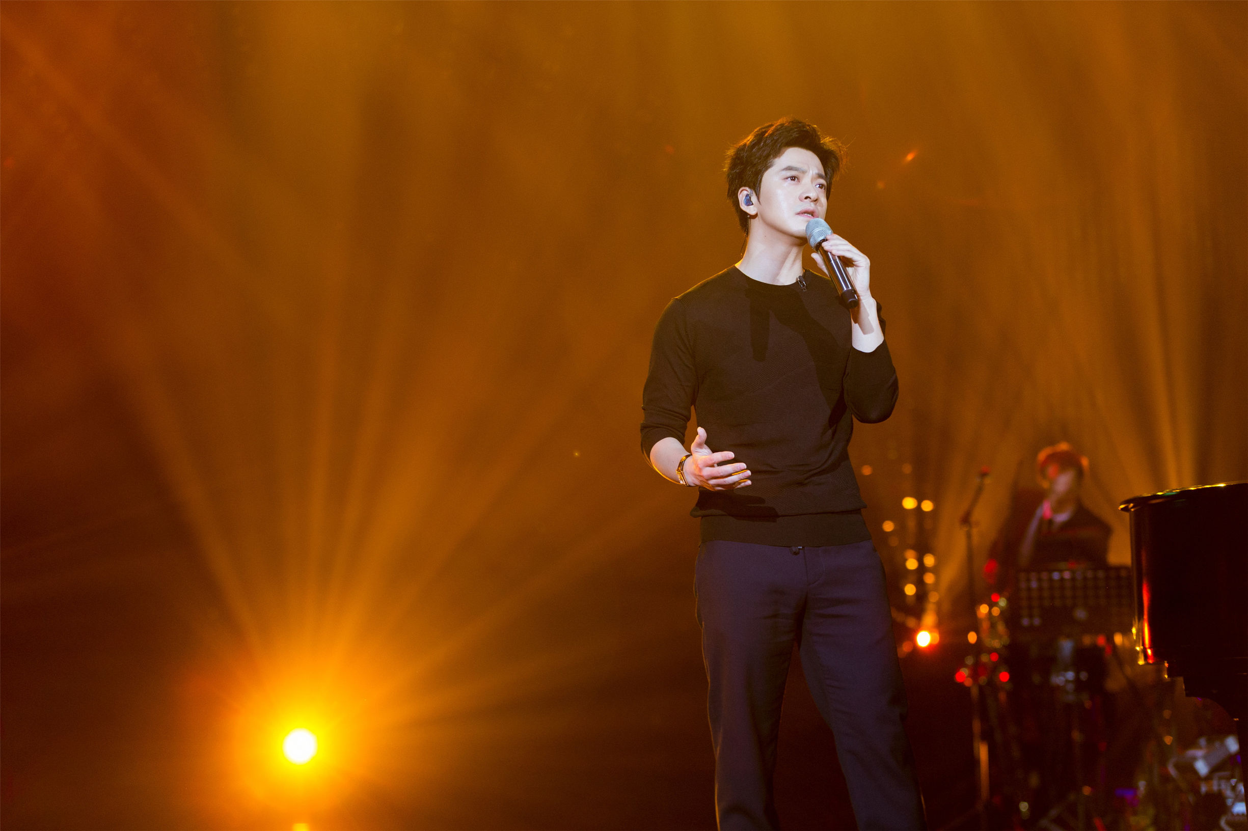 逆战歌手李健——春风十里不如“李”，体会音乐诗人的逆流之美