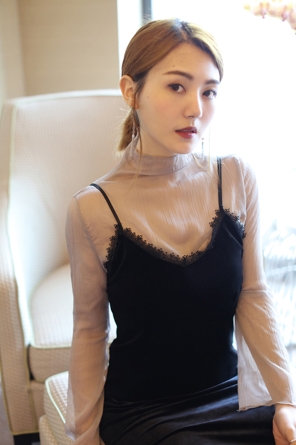 白色雪纺裙裤搭配什么上衣好看,灰色雪纺宽松裤搭配什么上衣