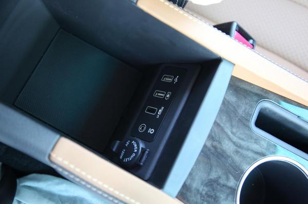 比亚迪秦100油电混合使用感受,比亚迪秦100和秦80怎么区别