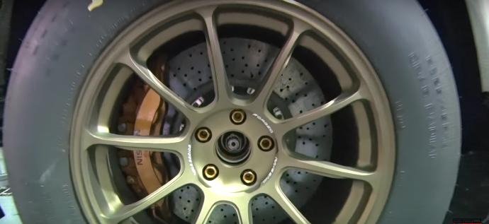 新款日产途乐上市3.7t,保时捷918vs布加迪威龙vs途乐