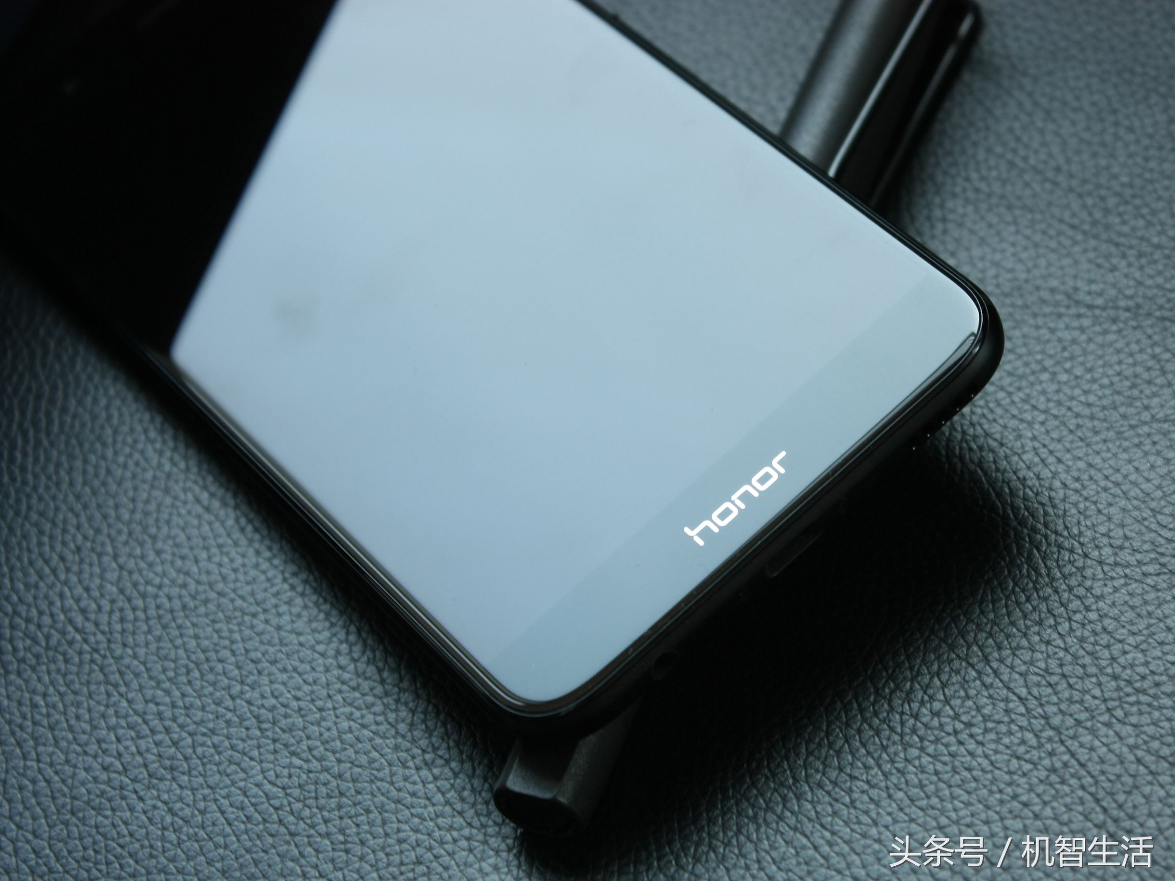 荣耀v9对比nova2s,荣耀v9升级鸿蒙系统后评测