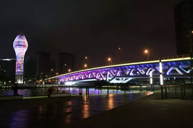 骑过小牛其他车也不想骑了,骑过雅马哈就不想骑其他车了