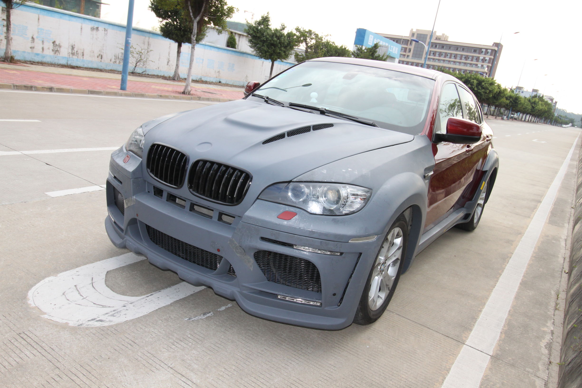 老款宝马x6改大灯和前后包围,宝马x6内外老改新改装案例