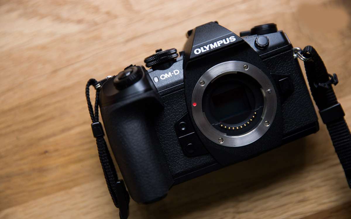 sd卡和固态硬盘的区别,sd卡和固态硬盘选哪个