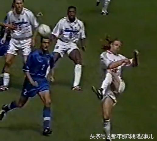 两届世界杯踢丢点球巴乔扼腕痛惜,98年世界杯法国vs意大利点球大战
