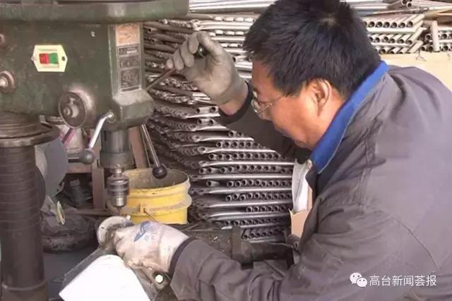 高台播种机,土专家点播机制作