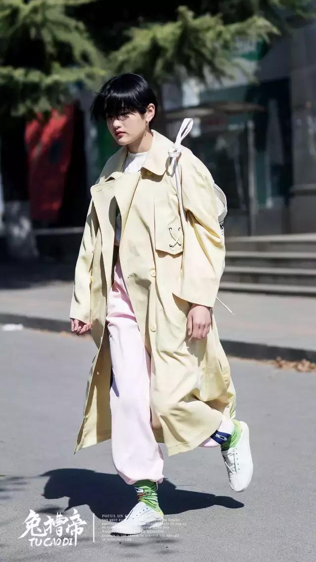 报告老师，中州大学的学生不好好穿衣服！