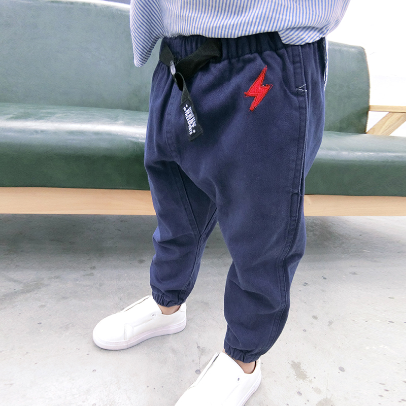 灯芯绒哈伦裤上搭配的卫衣儿童,哈伦裤搭配什么上衣冬季儿童