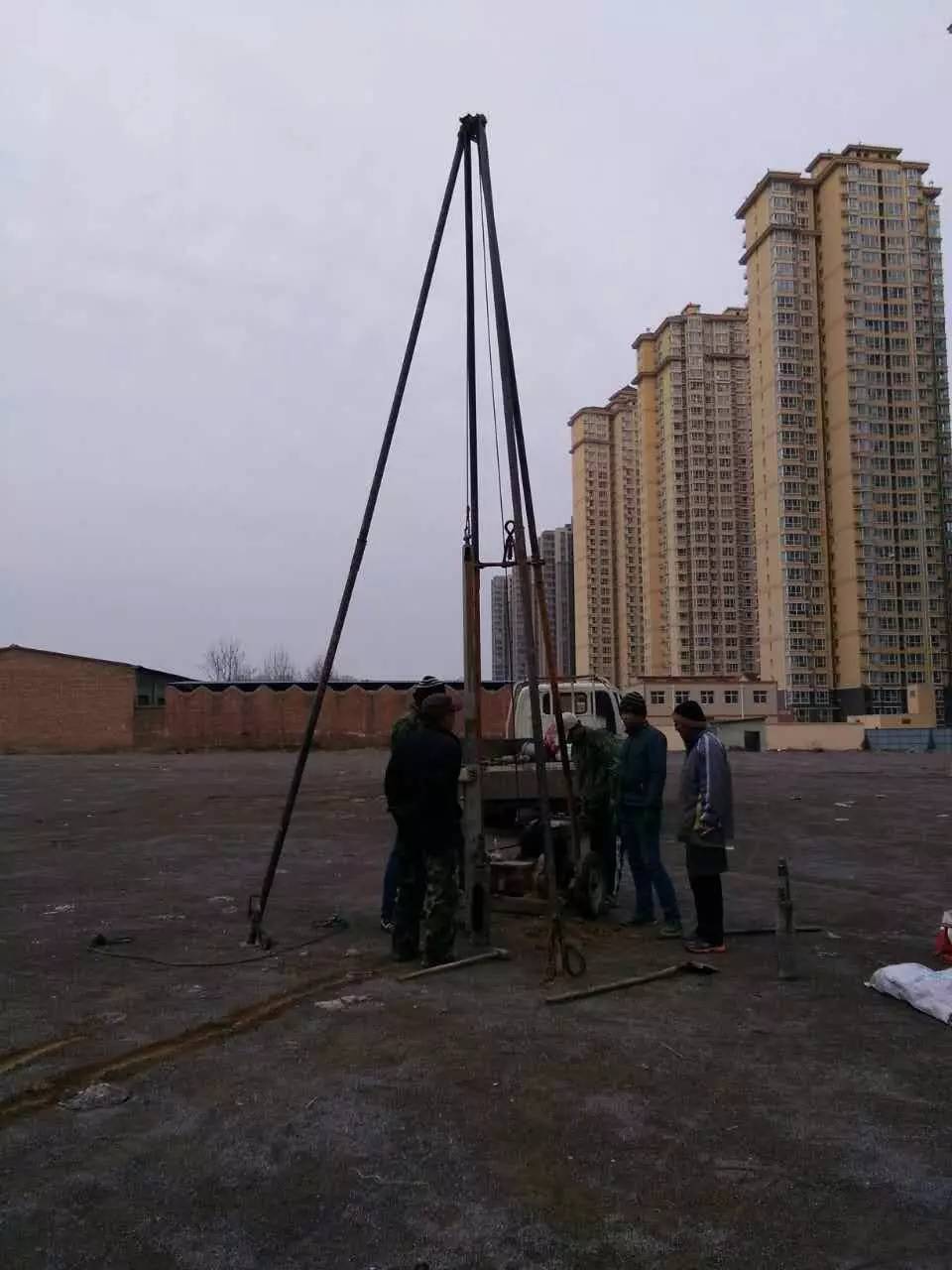 坑惨了！庄里某小区承诺的配套小学，如今连坑都没挖……