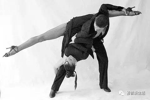 世界拉丁舞音乐节奏感强的,一个动感十足的舞蹈