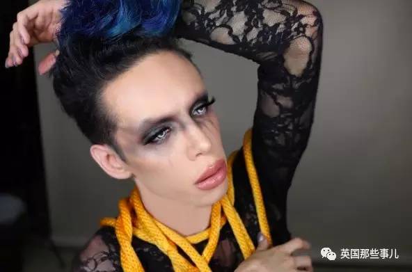 一个不想做男人也不想做女人的小哥，在成为外星人的路上越走越远了……