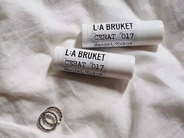 10款颜值爆表的有机天然小众润唇膏~不过百元，就能彻底滋润你，男票也能放心吃了！