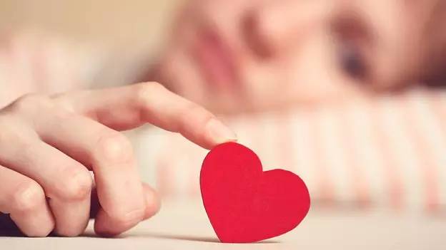 爱情与浪漫,Lovevs.romance丨BBC听英语