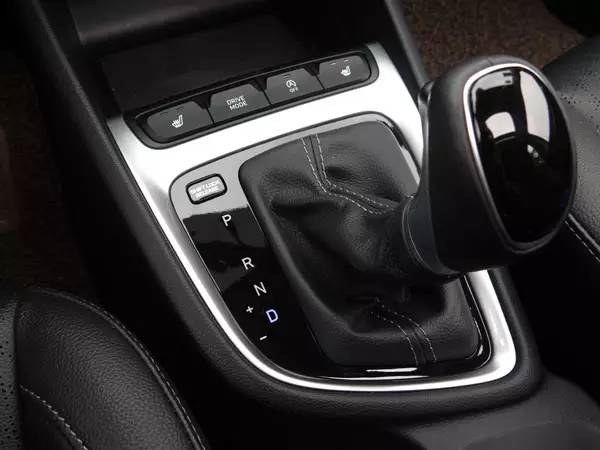 10年现代悦动自动挡试驾视频,北京现代新悦动瑕疵