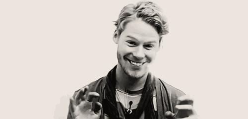 男人为什么要把工资给老婆管,男人为什么把工资给情人