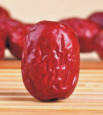 脸上长痘跟奖励有关系吗,脸上长青春痘就代表停止长高了吗