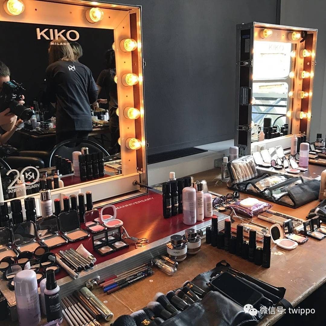 阿玛尼彩妆推荐平价款女,阿玛尼秀场时装