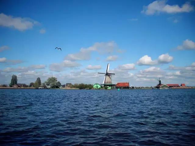 荷兰纪行—风车村与安妮之家（看看荷兰的“四宝”）