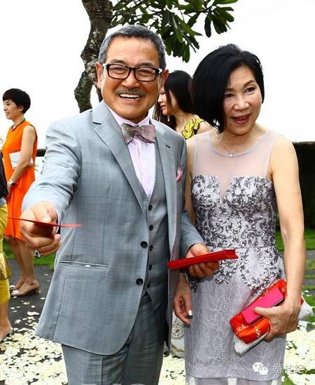 陈妍希刘诗诗婚礼妈妈都穿旗袍！妈妈要得体只能穿旗袍？