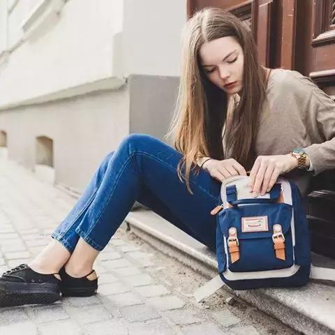 好看不贵的双肩包大容量,好看实惠双肩包