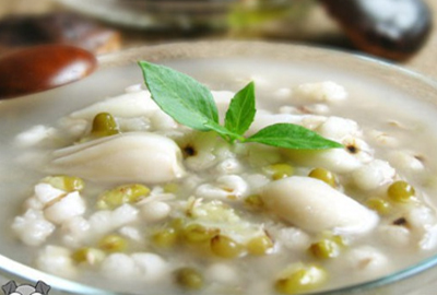 湿气重的人一看症状知道了,湿气重的17种症状99%的人都中招了