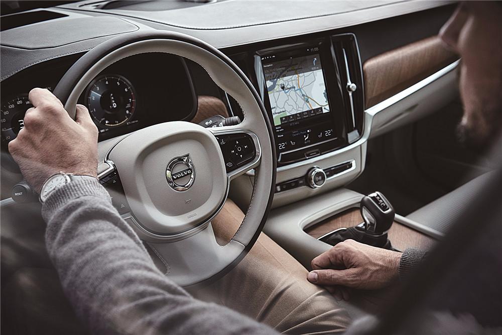 跃龙在渊——试驾VOLVOS90