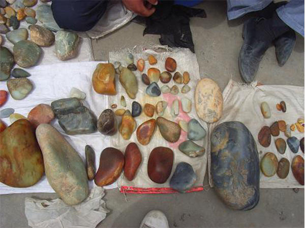 和田墨玉桃花石值钱吗,桃花石和田玉