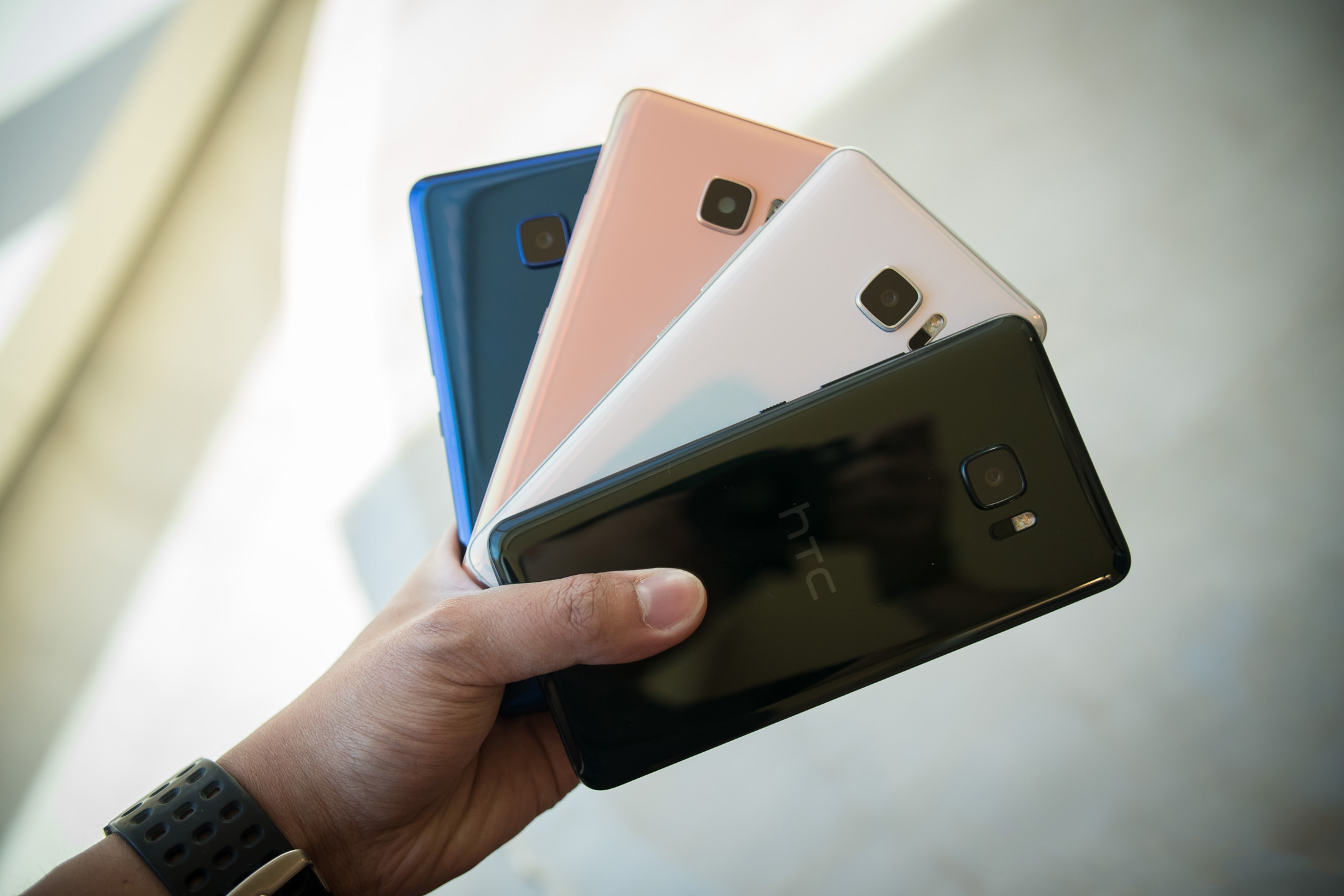 还记得当年大明湖畔吗下一句,htc2021年会发布新旗舰手机吗