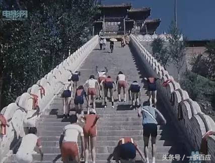 跟着山西太原第一部彩色故事片，穿越回1982年的三晋大地
