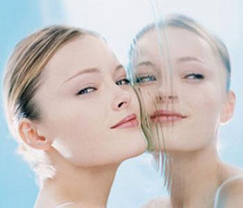 为什么护肤之前要用化妆水,护肤能不能直接使用化妆水