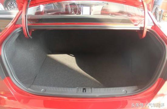 荣威i6互联网智享版,互联网汽车荣威i6