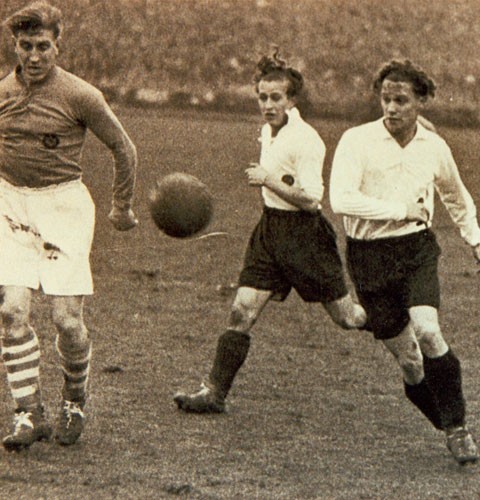 沙尔克04夺过几次冠军,沙尔克04历史对阵曼联