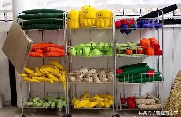 英国姑娘专门卖“假货”（针织品）的便利店