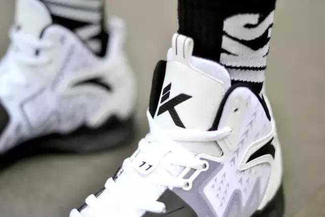 我在安踏官网定制了双鞋,成品真的惊艳到了我自己!