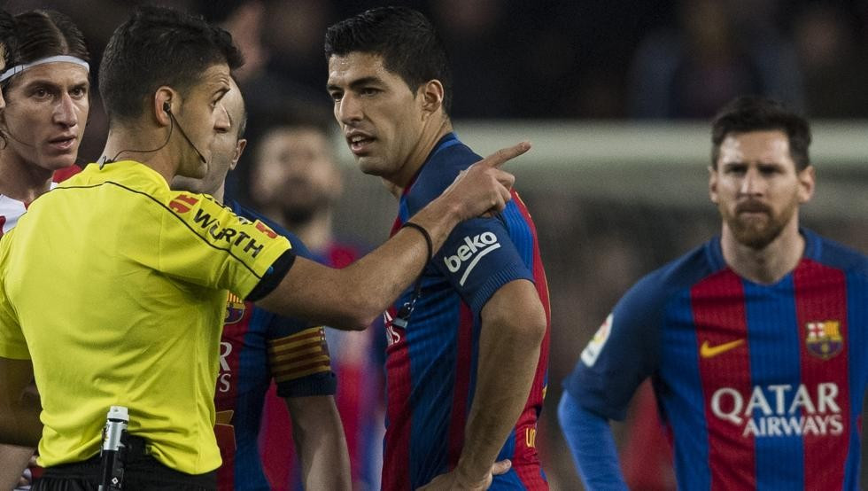 苏亚雷斯帮助巴萨夺欧冠,巴萨欧冠惨案