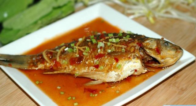 煎鱼不粘锅烧鱼不碎的秘诀是什么,煎鱼不粘锅不碎的技巧窍门