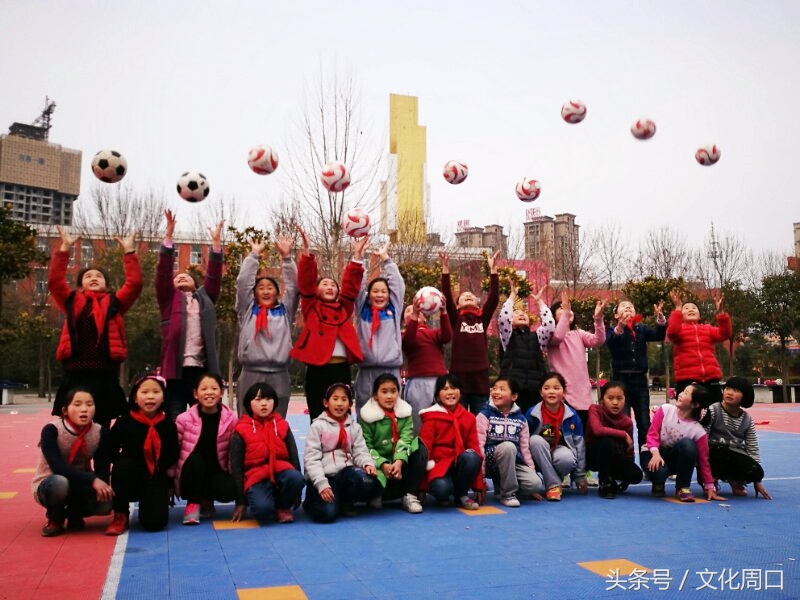 足球进中小学,足球教练员进校园