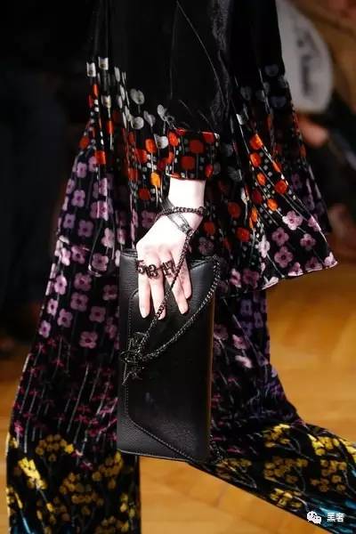 valentino2021秋冬时尚系列,valentino秋冬系列