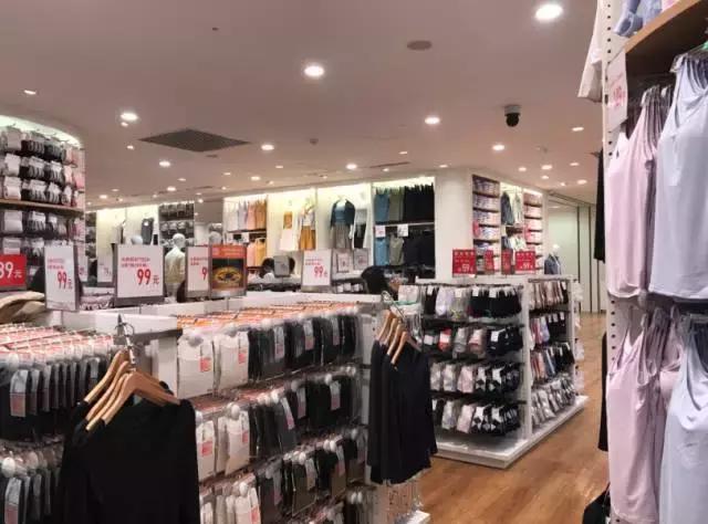 优衣库新品试衣间,优衣库早春试衣间
