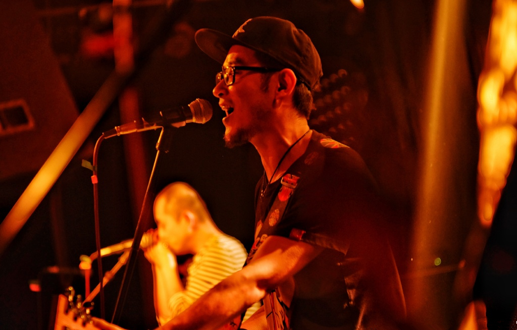 用说相声的方式唱歌,用说相声的方式解说电视剧