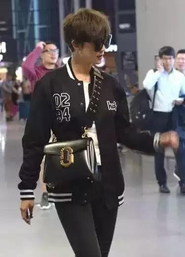 双肩包与斜背包哪种最实用,包包单肩斜挎包包治百病