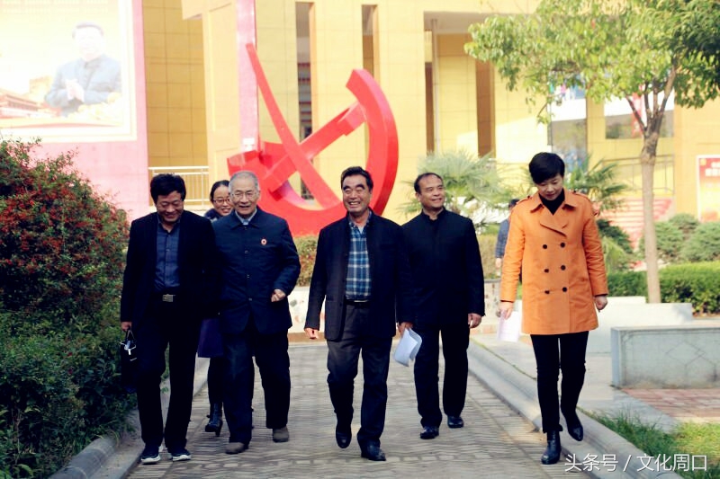 足球进中小学,足球教练员进校园