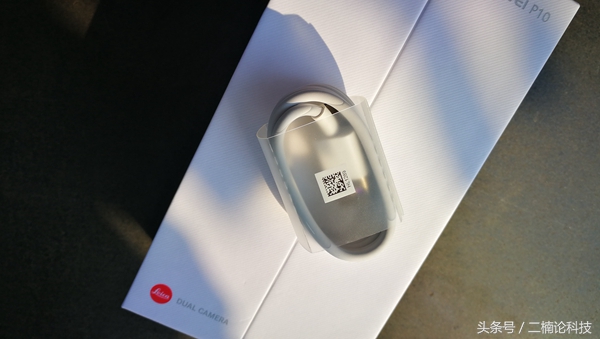 华为p10钻雕蓝后盖原厂,华为p10钻雕蓝陶瓷白哪个好