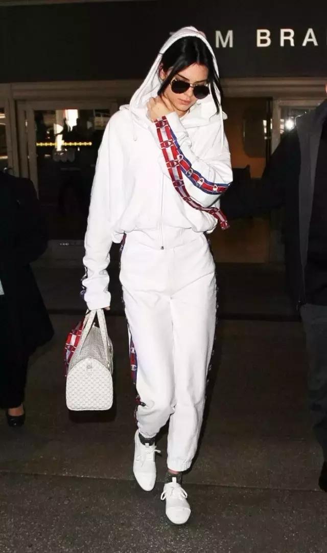 以前土现在却火起来的几首歌,以前土得掉渣的造型