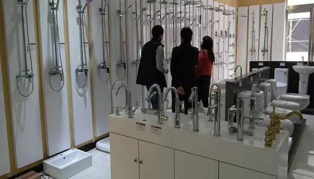 卖卫浴的叫什么市场,买卫浴线上与实体店品质一样吗