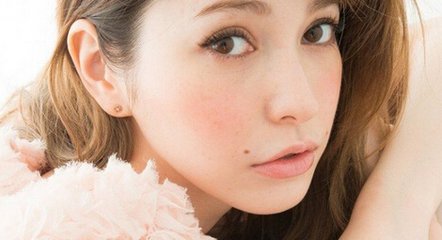 搓澡会让痣癌变吗,洗澡搓破痣竟成癌