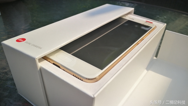 华为p10钻雕蓝后盖原厂,华为p10钻雕蓝陶瓷白哪个好